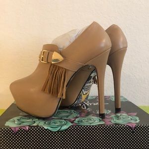TaylorSays high heels Anisa size 7 tan/gold